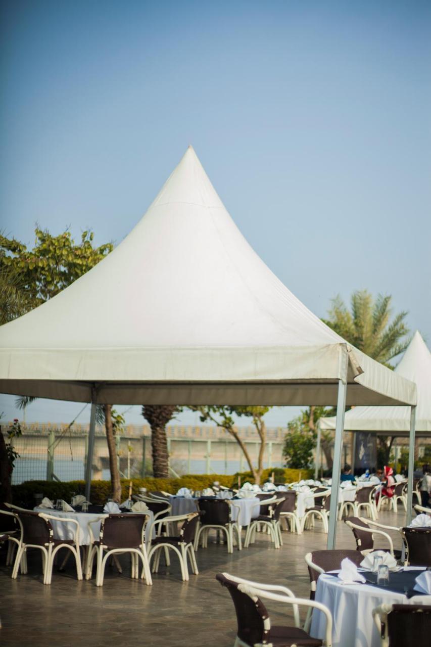 Hotel Akbars Kinara 锡亚尔科特 外观 照片